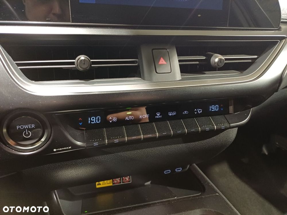 Lexus UX 250h GPF Business 2WD - 20