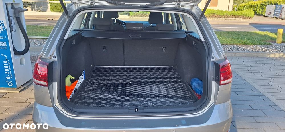 Volkswagen Golf 1.6 TDI BMT Comfortline - 22