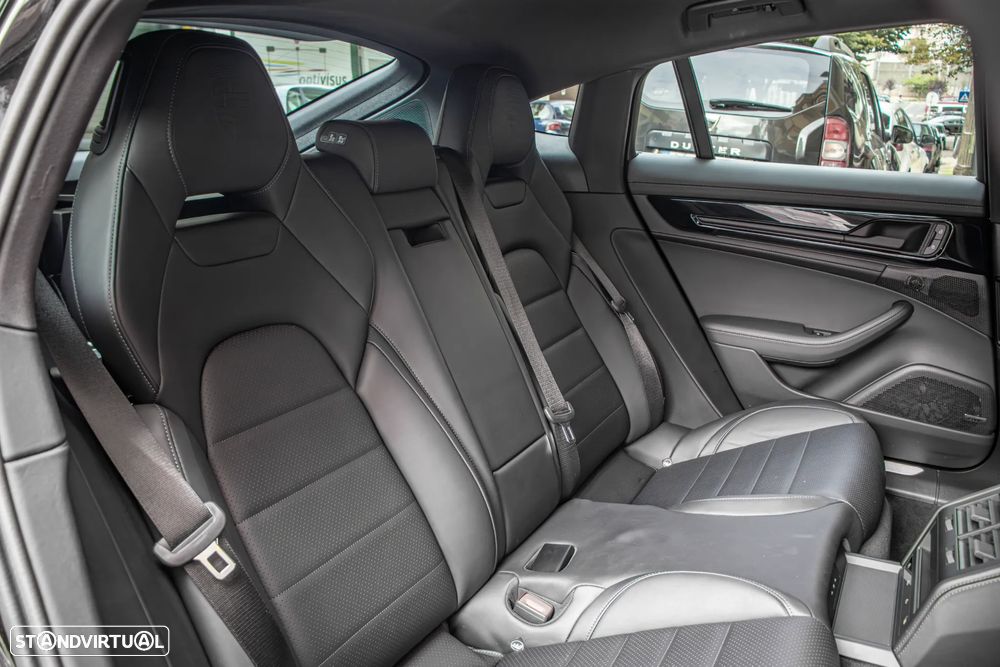 Porsche Panamera 4 E-Hybrid - 43