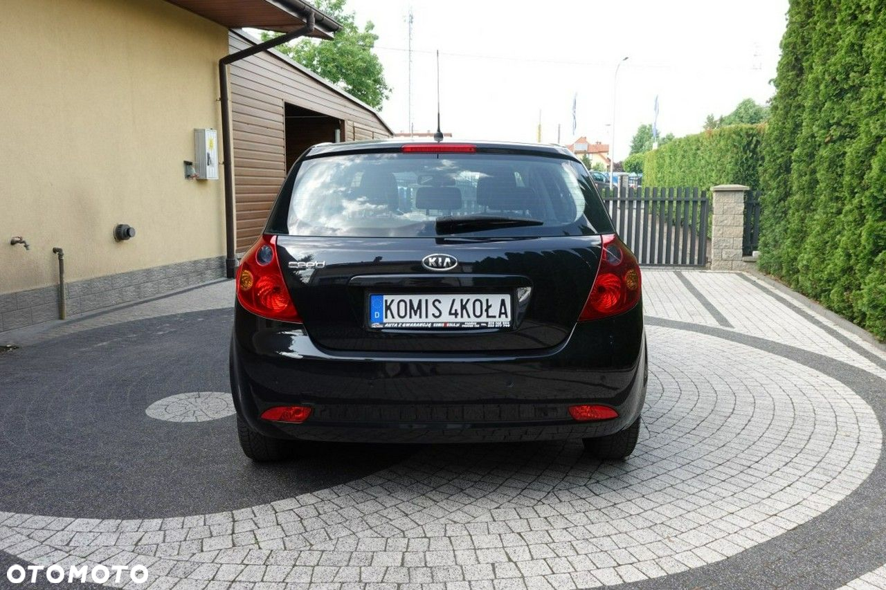 Kia Ceed - 4