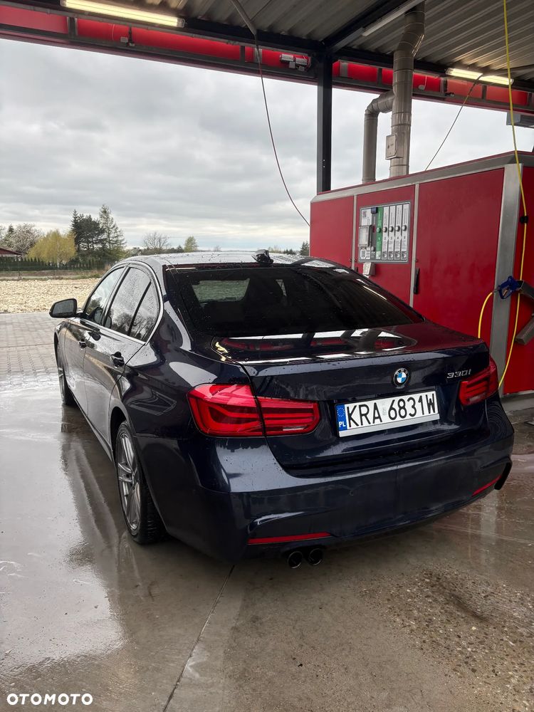 BMW Seria 3 330i - 1