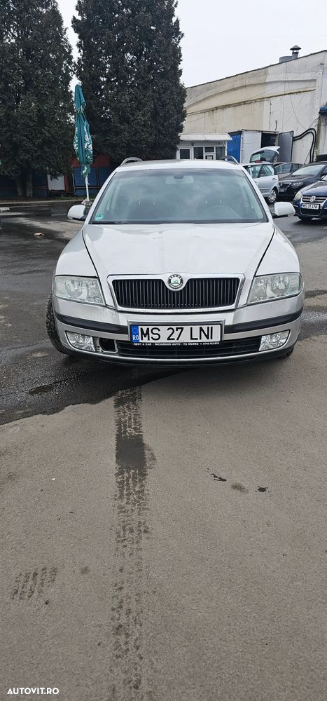Skoda Octavia 2.0 FSI Ambiente - 2