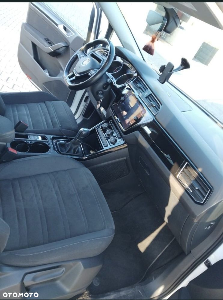 Volkswagen Touran 2.0 TDI BMT Comfortline DSG - 6