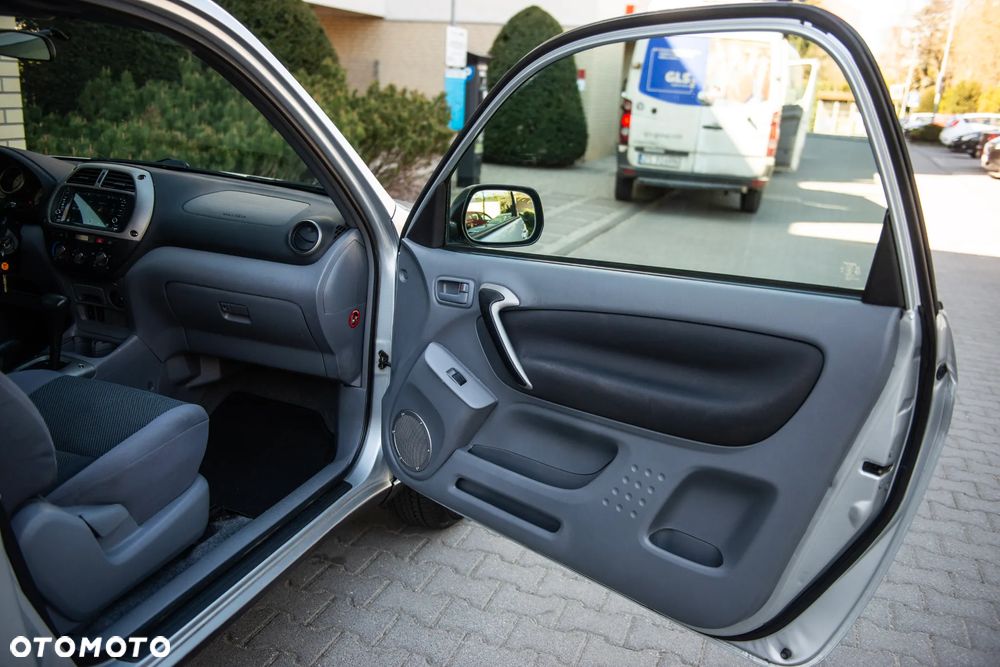 Toyota RAV4 - 25