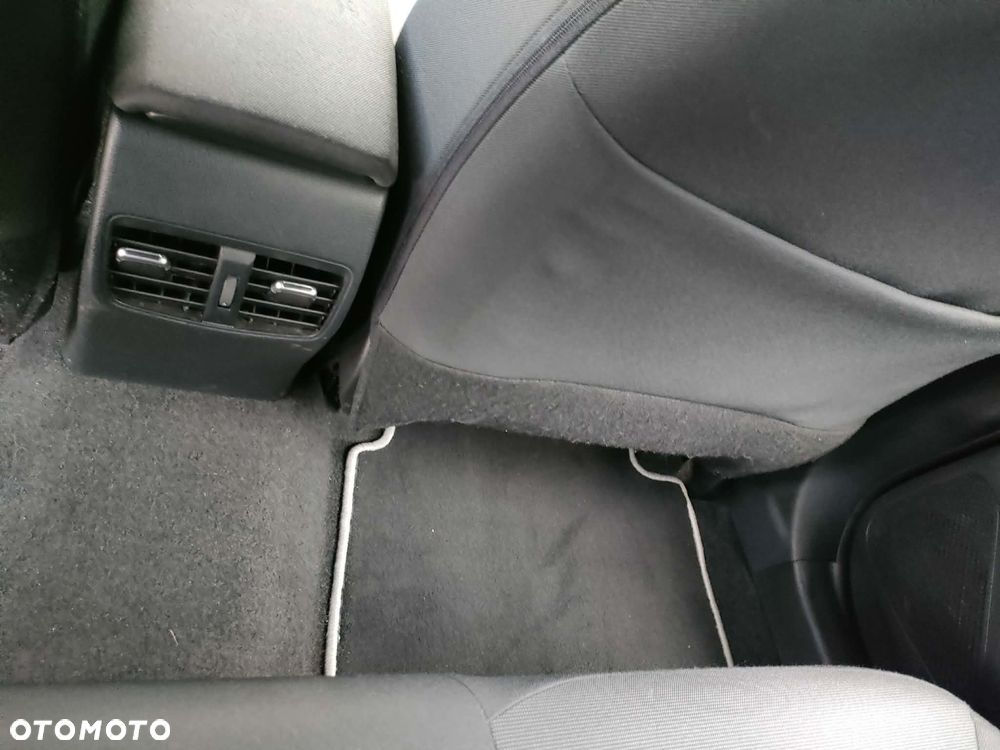 Toyota Corolla 2.0 Hybrid Comfort - 40