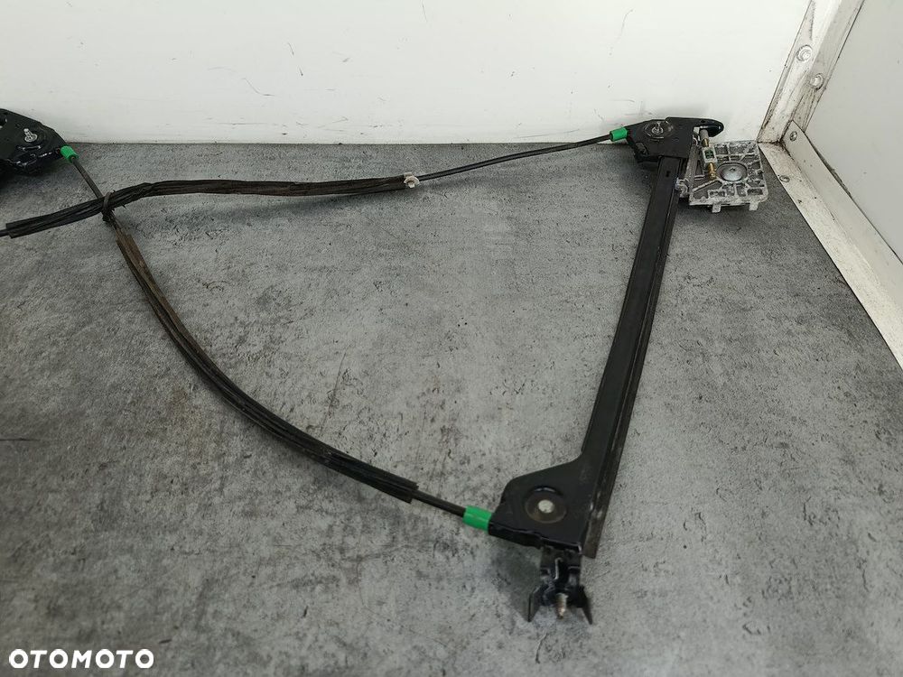 PODNOŚNIK SZYBY PRAWY PRZÓD PEUGEOT 206 CC 105771-101 - 2