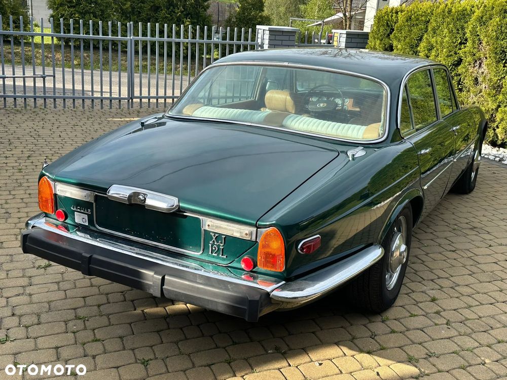 Jaguar XJ - 9