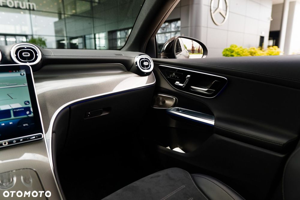 Mercedes-Benz GLC - 24