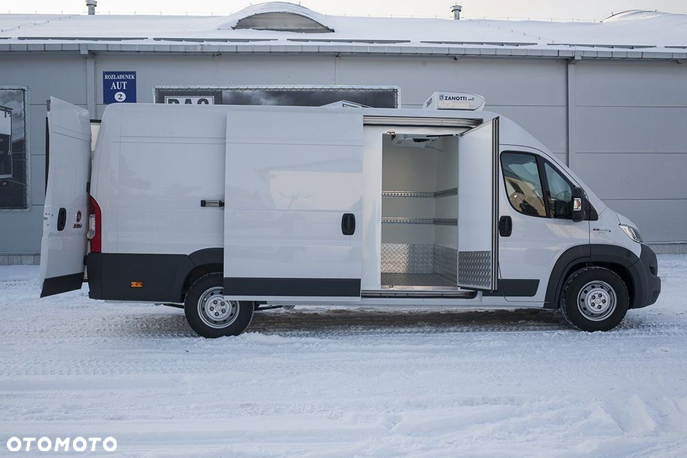 Przebudowa izotermiczna/chłodnicza busa - 15