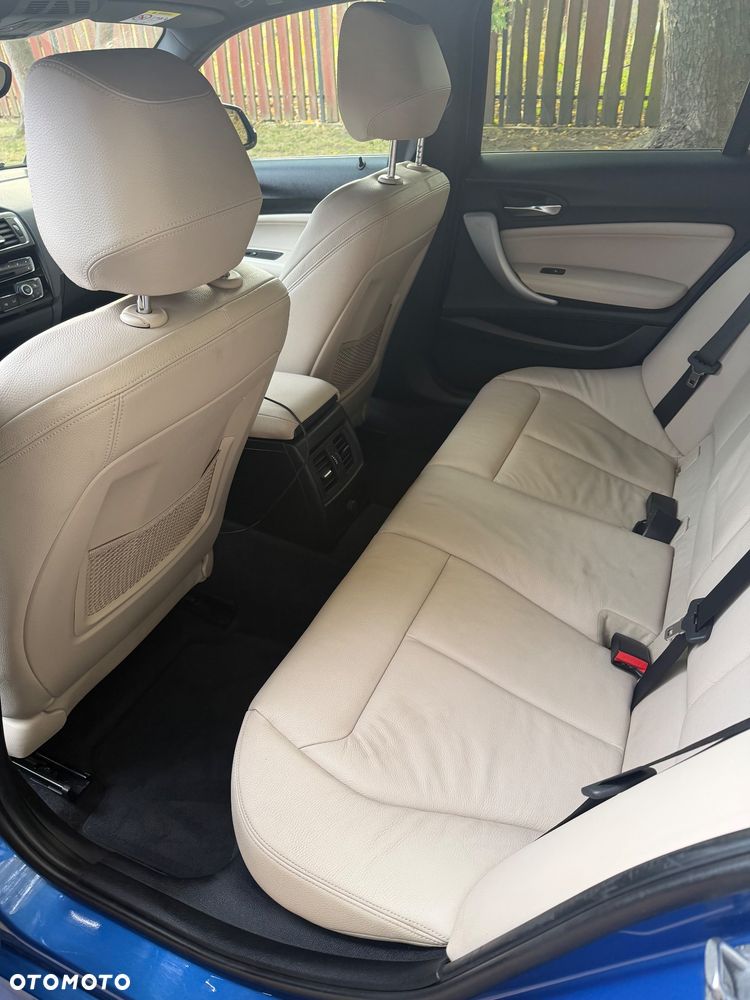 BMW Seria 1 120d xDrive M Sport - 10