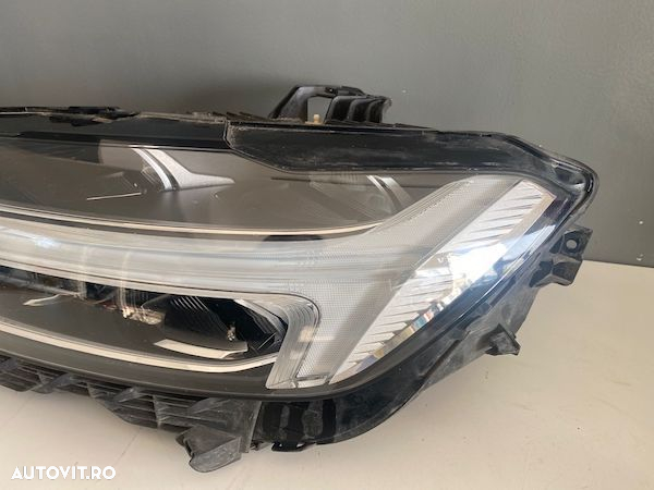 Far stanga MID LED FULL LED VOLVO XC60 2018+ 31420411 32133553 - 2