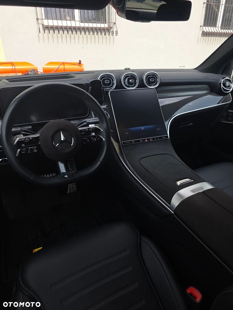Mercedes-Benz GLC - 12