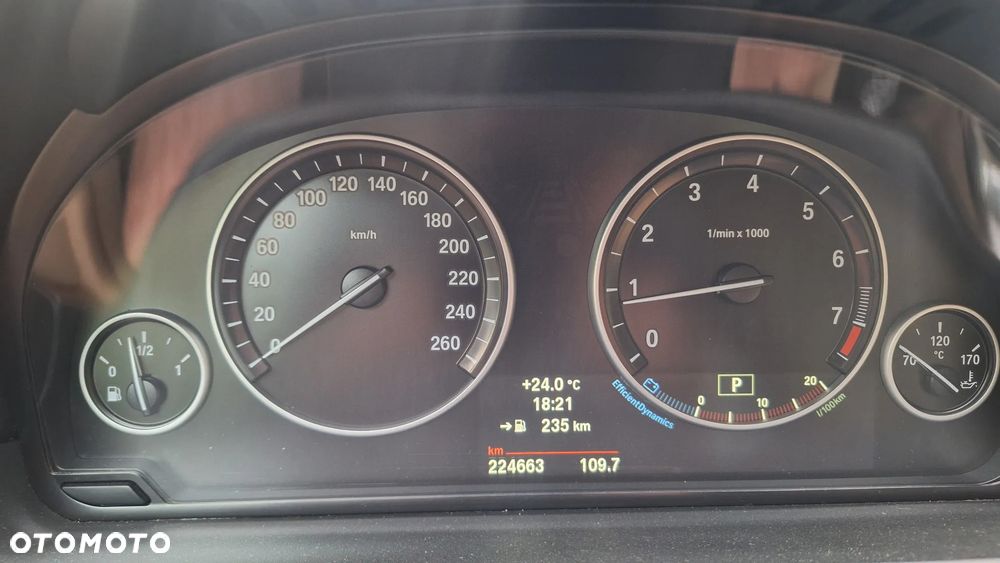 BMW Seria 5 535i xDrive - 11