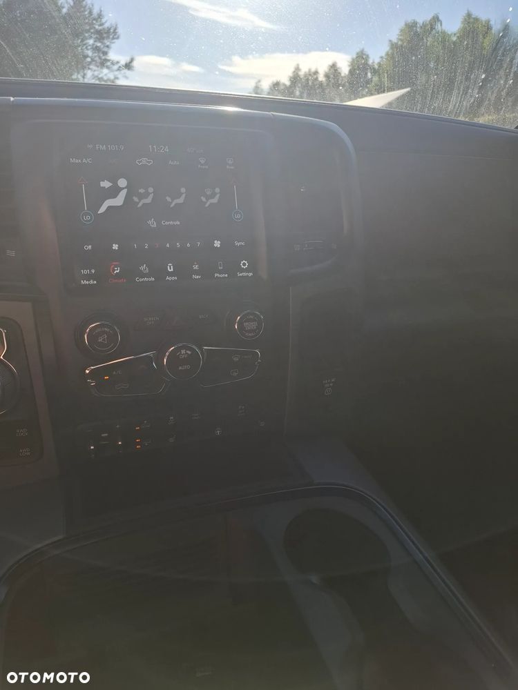 RAM 1500 5.7 Crew Cab Bighorn - 12