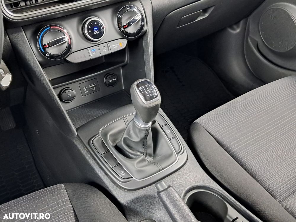 Hyundai KONA - 21