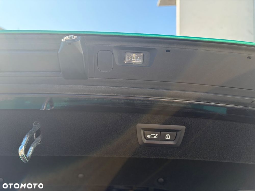 BMW Seria 8 - 18