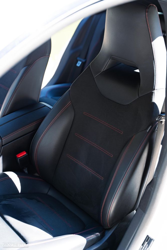 Mercedes-Benz CLA 250 e Shooting Brake AMG Line - 5