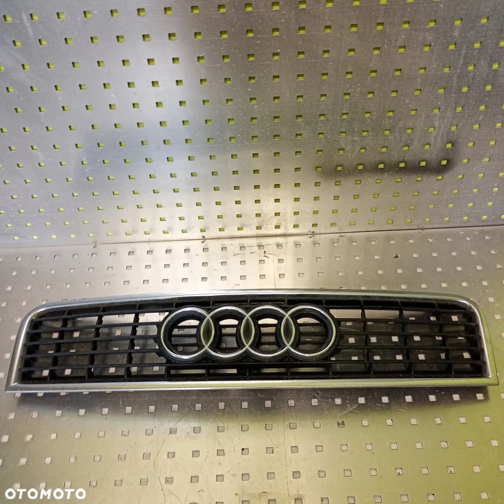Atrapa Audi A4 B6 8E0853651F - 1