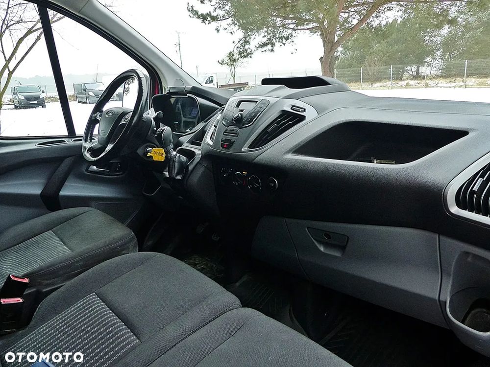 Ford TRANSIT CUSTOM - 28
