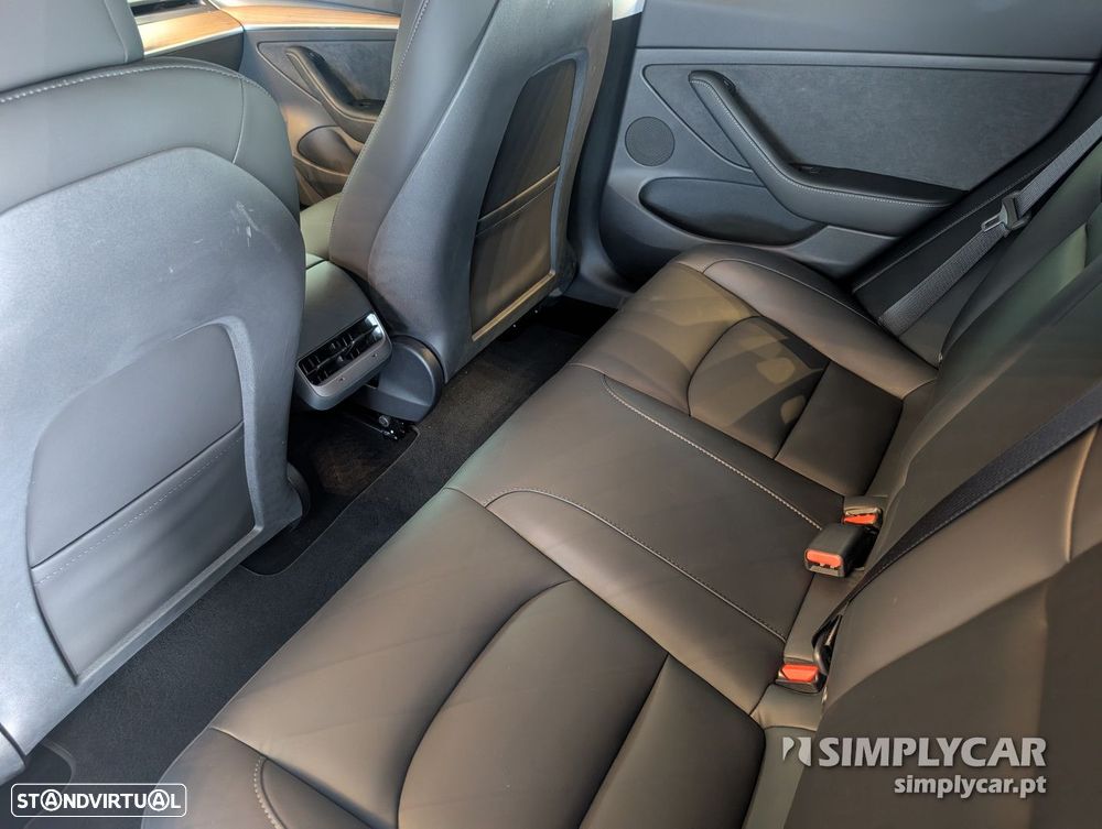Tesla Model 3 - 7