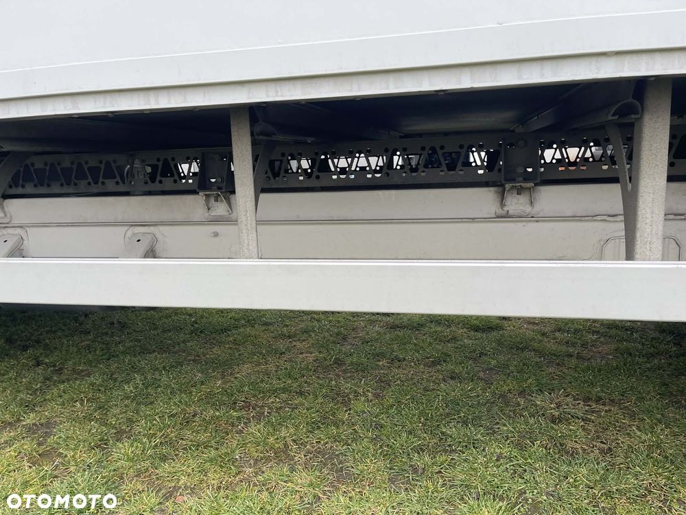 Volkswagen Crafter - 14