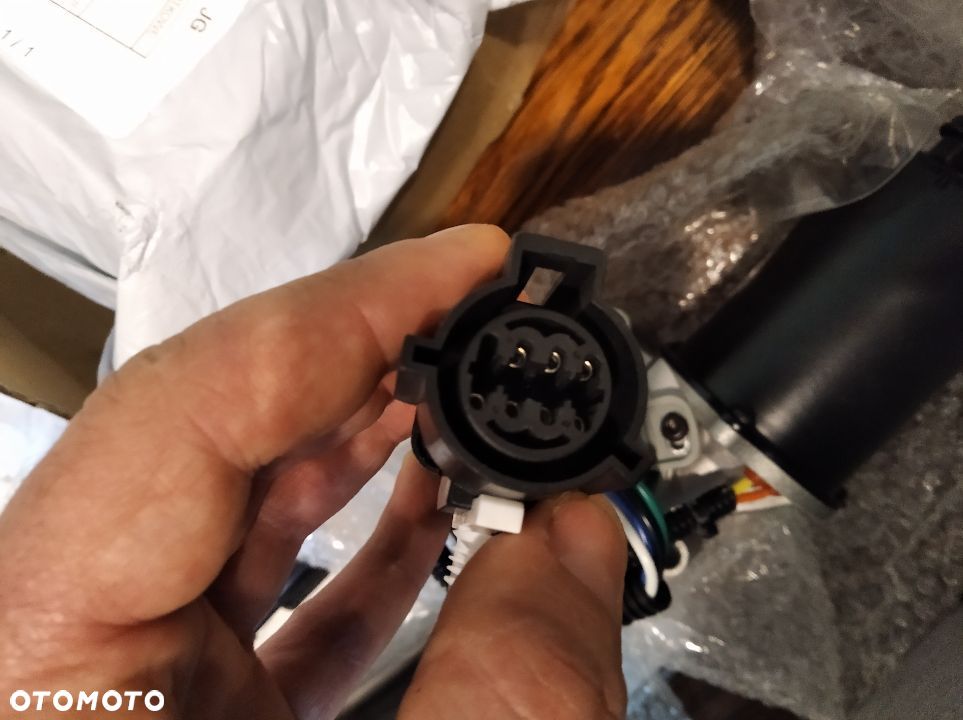 SILNIK silniczek reduktora napedow napedu nastawnik Mercedes-Benz M ML 320 350 430 500 55AMG A1635400888 2.3 2.7 3.2 3.7 4.0 4.3 5.0 5.5 BENZYNA DIESEL A1635400488 A1635400588 A1635400688 A1635400988 - 6