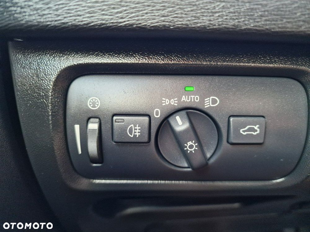 Volvo V40 D2 You - 32