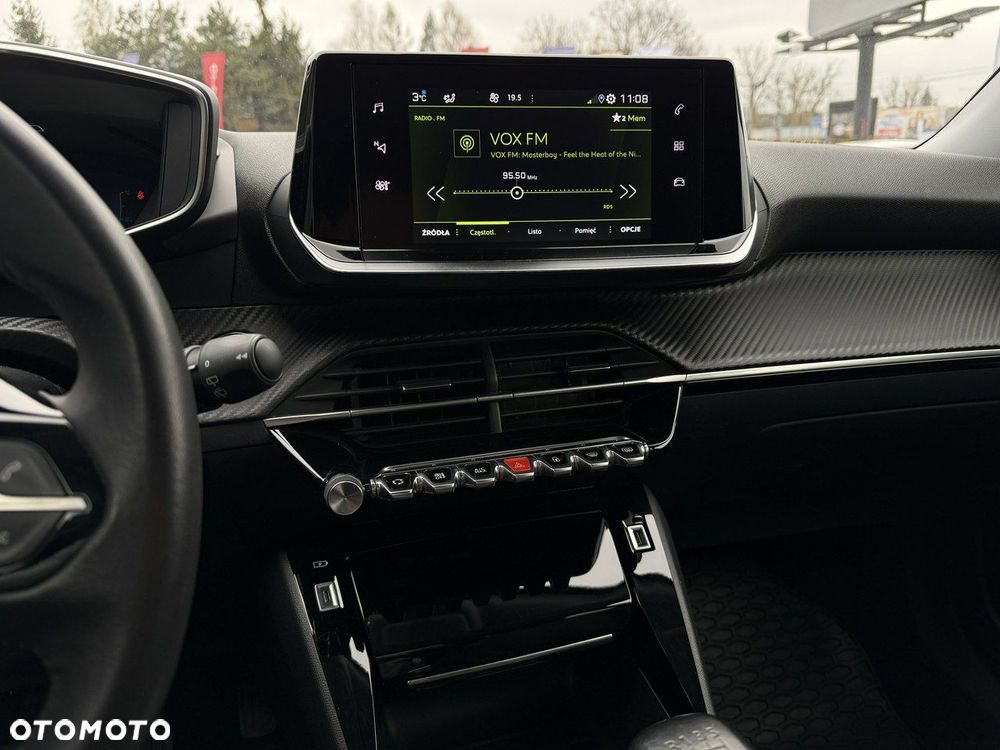 Peugeot 2008 1.5 BlueHDi Allure Pack S&S - 23