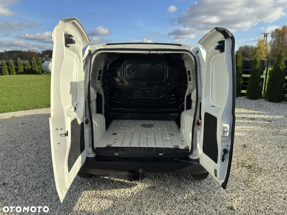 Fiat Fiorino Kombi 1.4 8V Base - 9