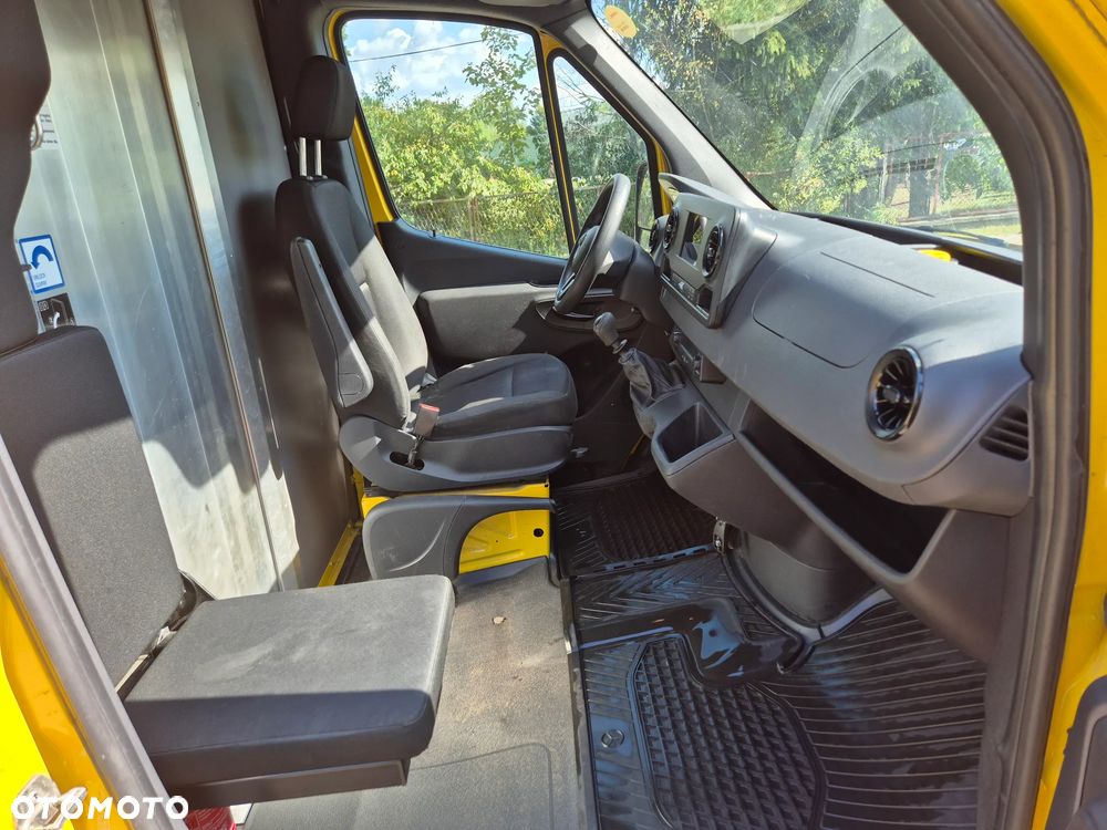 Mercedes-Benz Sprinter - 9