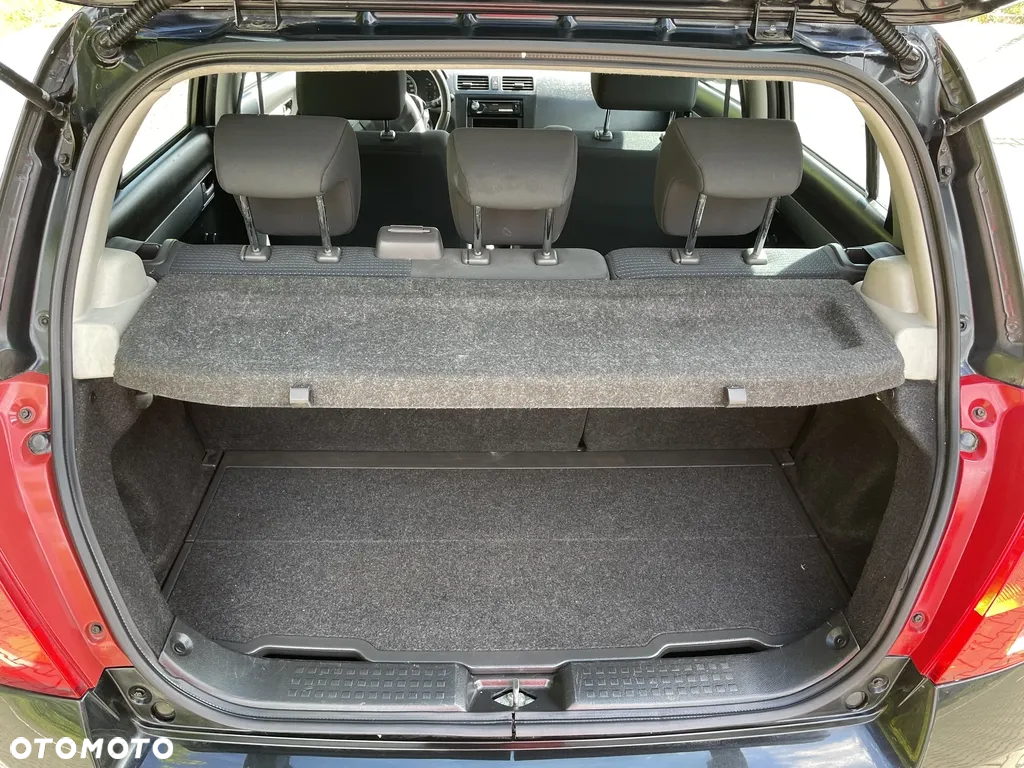 Suzuki Swift 1.3 DDiS 16v GLX - 15