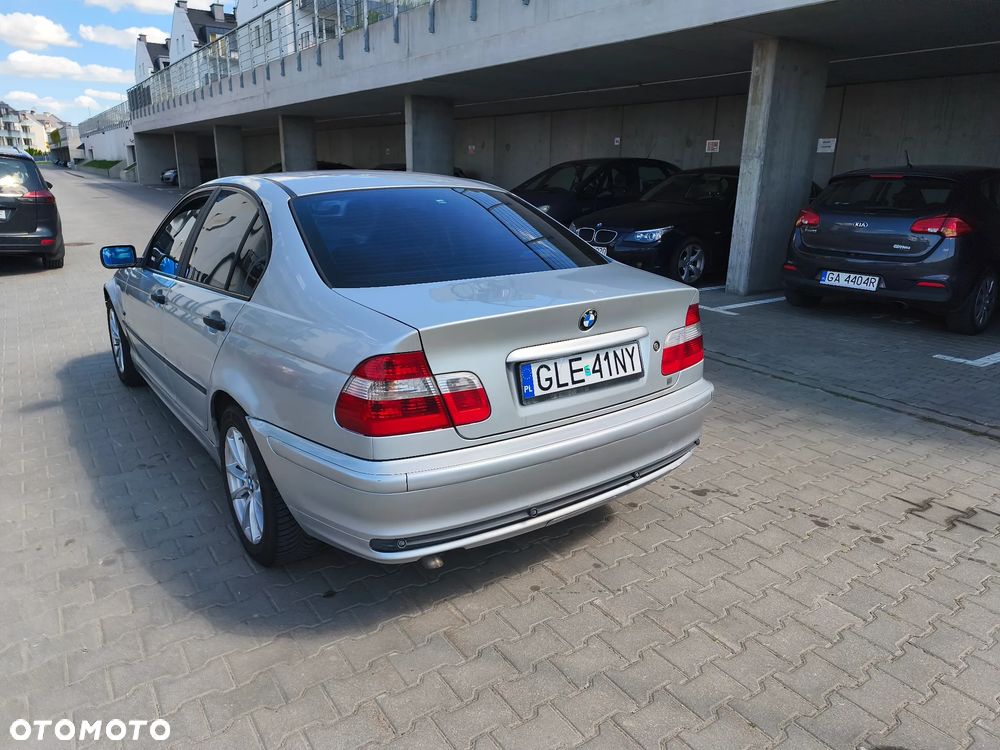 BMW Seria 3 320d - 4