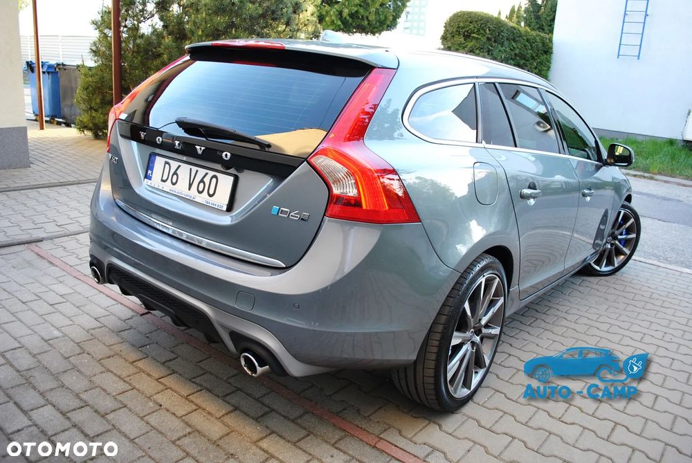 Volvo V60 D6 AWD Plug-in Hybrid R-Design Summum - 11