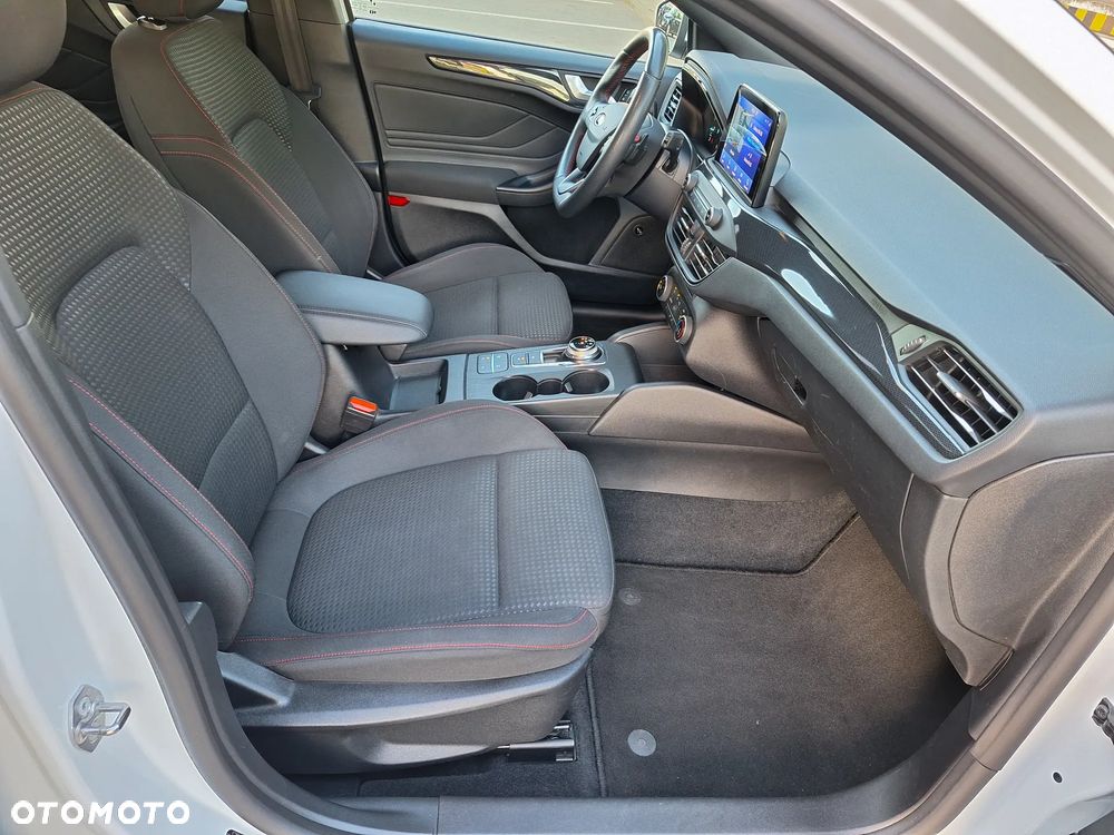Ford Focus 1.5 EcoBoost ST-Line - 28