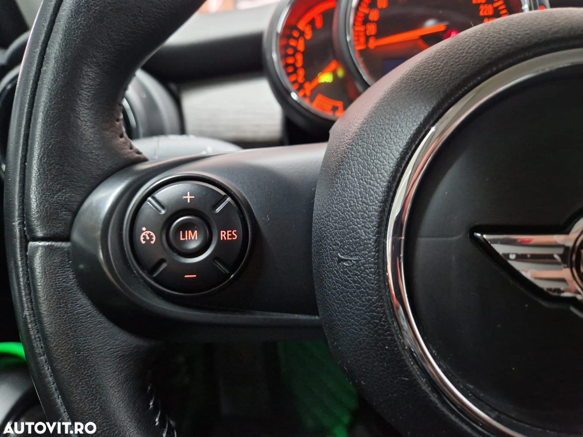 Mini Cooper SD AT Coupe - 12