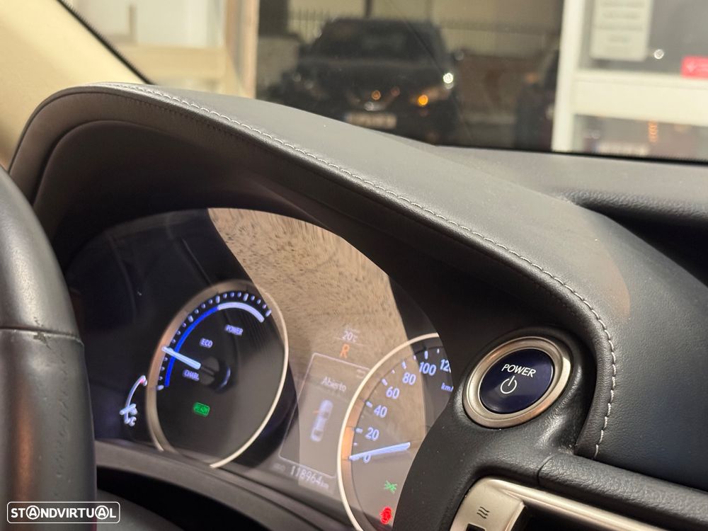 Lexus IS 300H Pack Executive+ - 28