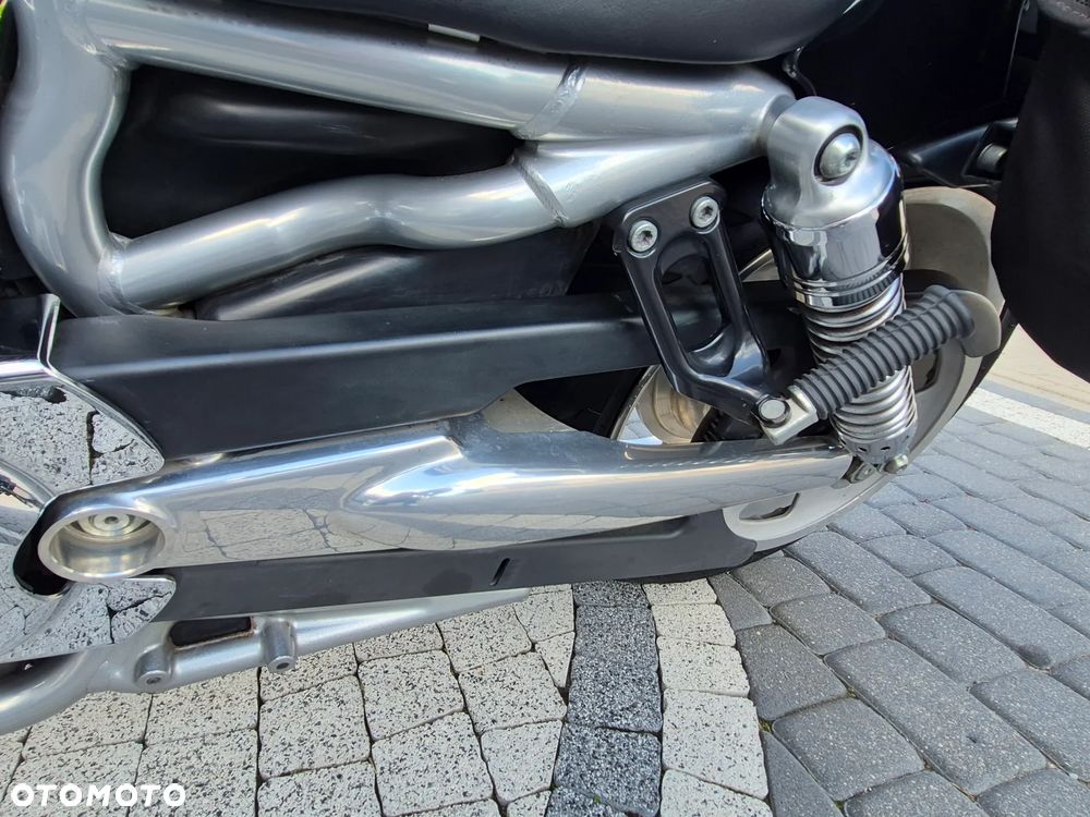 Harley-Davidson V-Rod Street Rod - 24