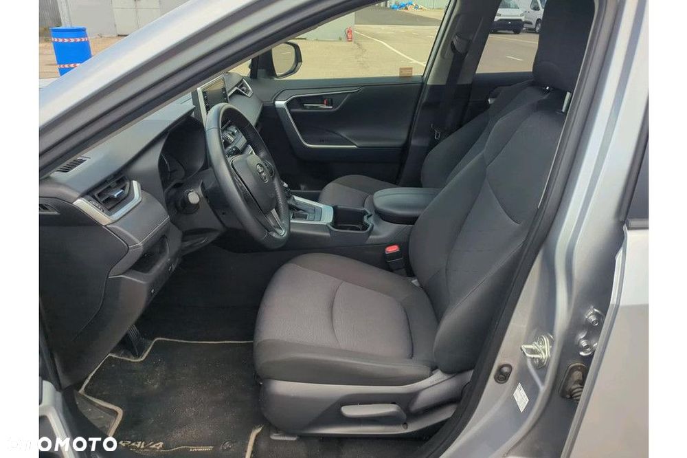 Toyota RAV4 - 5