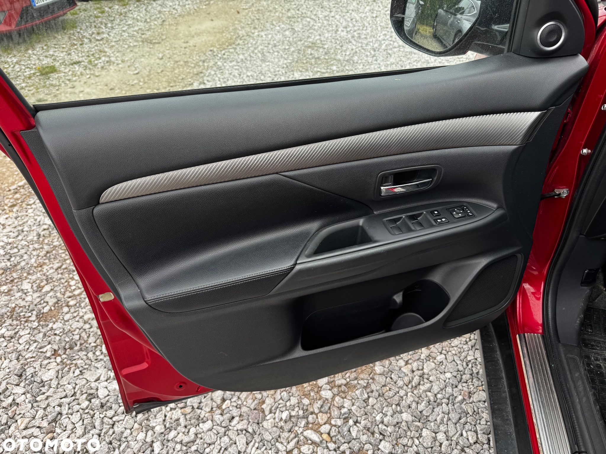 Mitsubishi Outlander 2.0 Instyle + 4WD CVT - 30