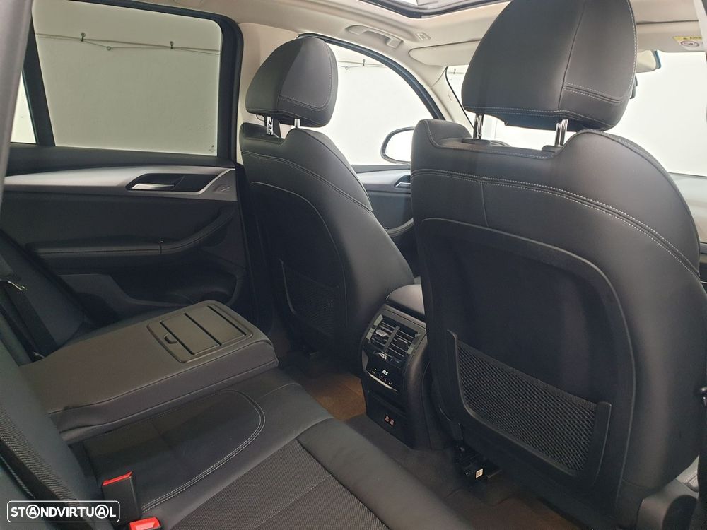 BMW X3 18 d sDrive Auto - 31