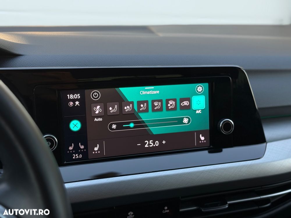 Volkswagen Golf 1.5 eTSI ACT DSG MHEV Life - 32