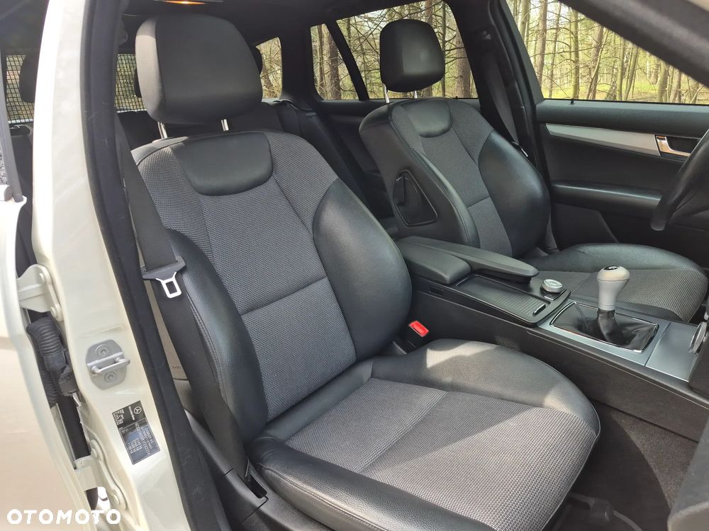 Mercedes-Benz Klasa C 220 CDI Avantgarde - 14