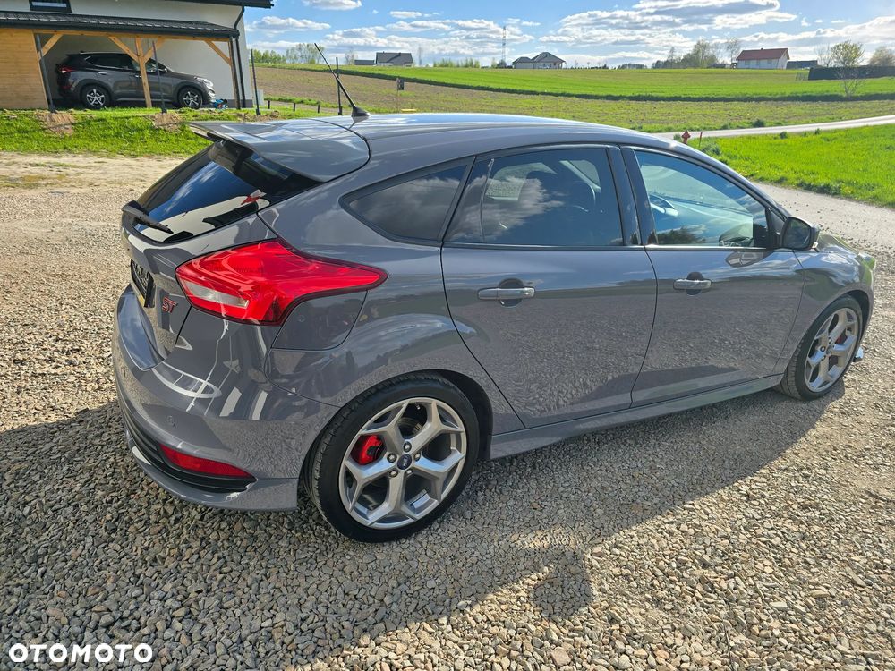 Ford Focus 2.0 EcoBoost ST mit Leder-Exclusiv-Paket - 10