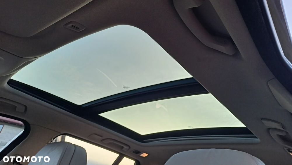 BMW Seria 5 525d xDrive Luxury Line - 9