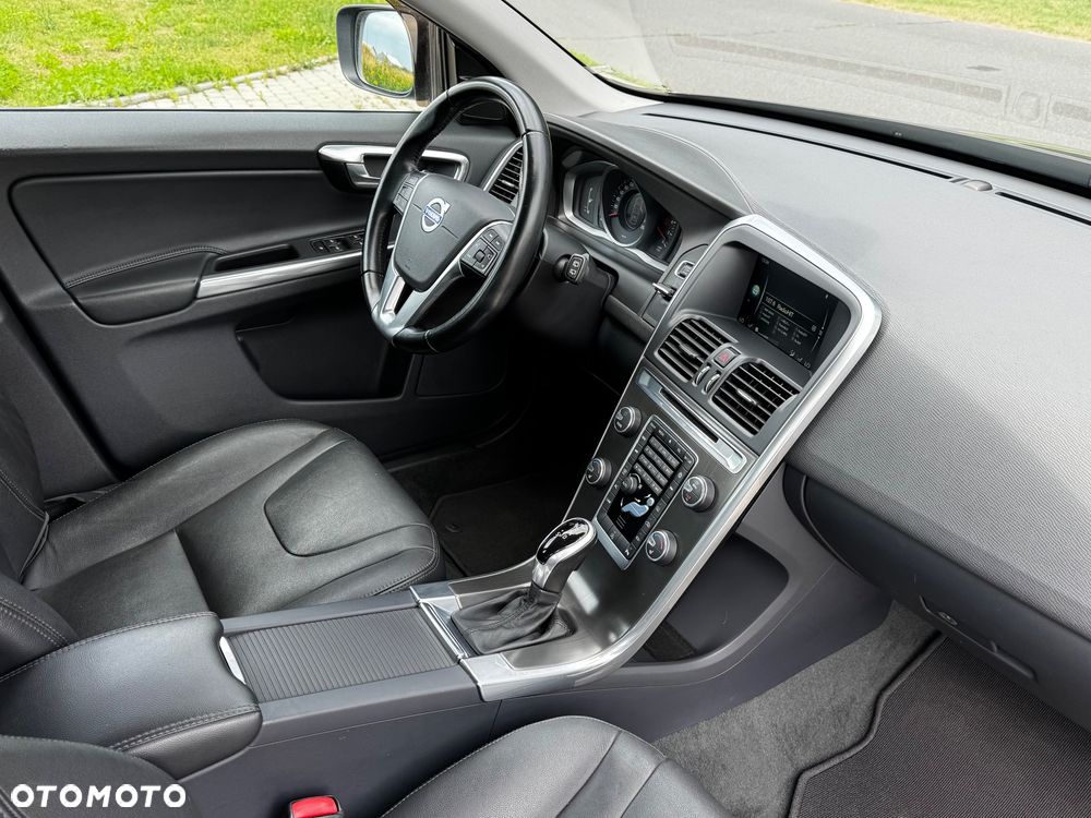 Volvo XC 60 D4 Geartronic Momentum - 37