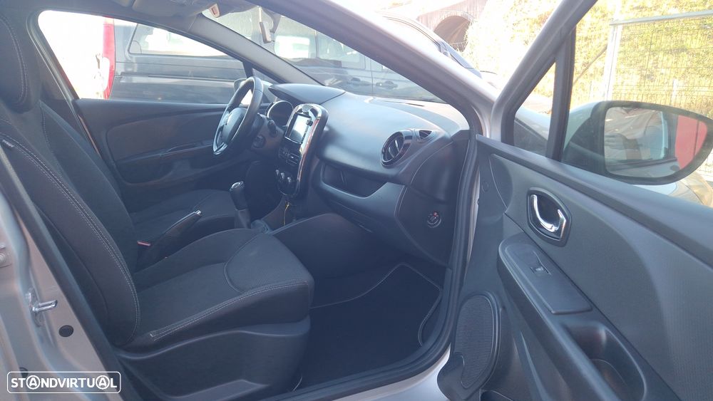 Renault Clio Sport Tourer 1.5 dCi Dynamique S - 15
