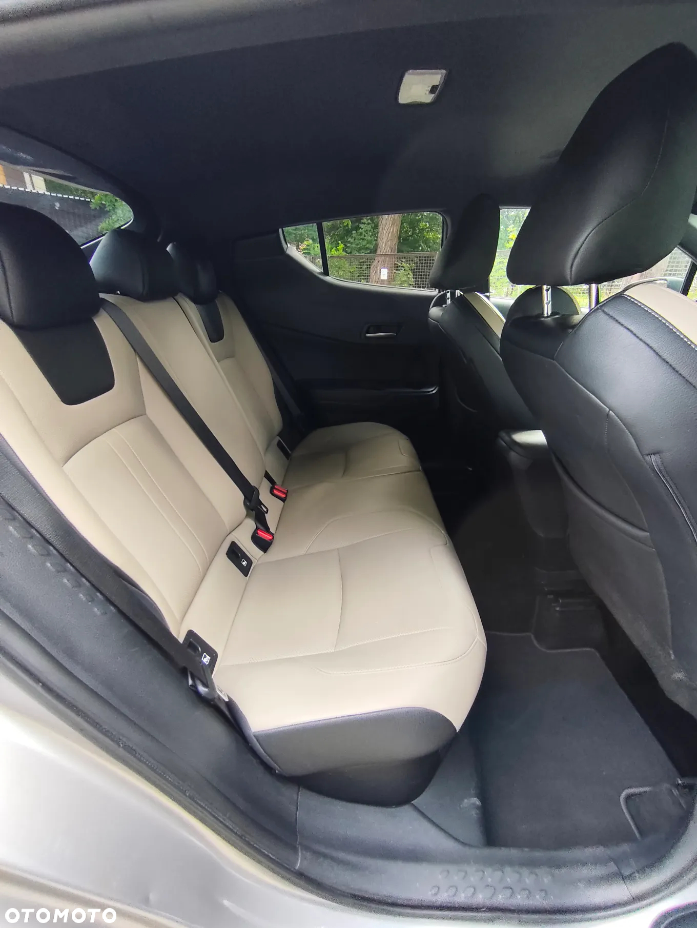 Toyota C-HR 1.8 Hybrid GPF Executive - 32