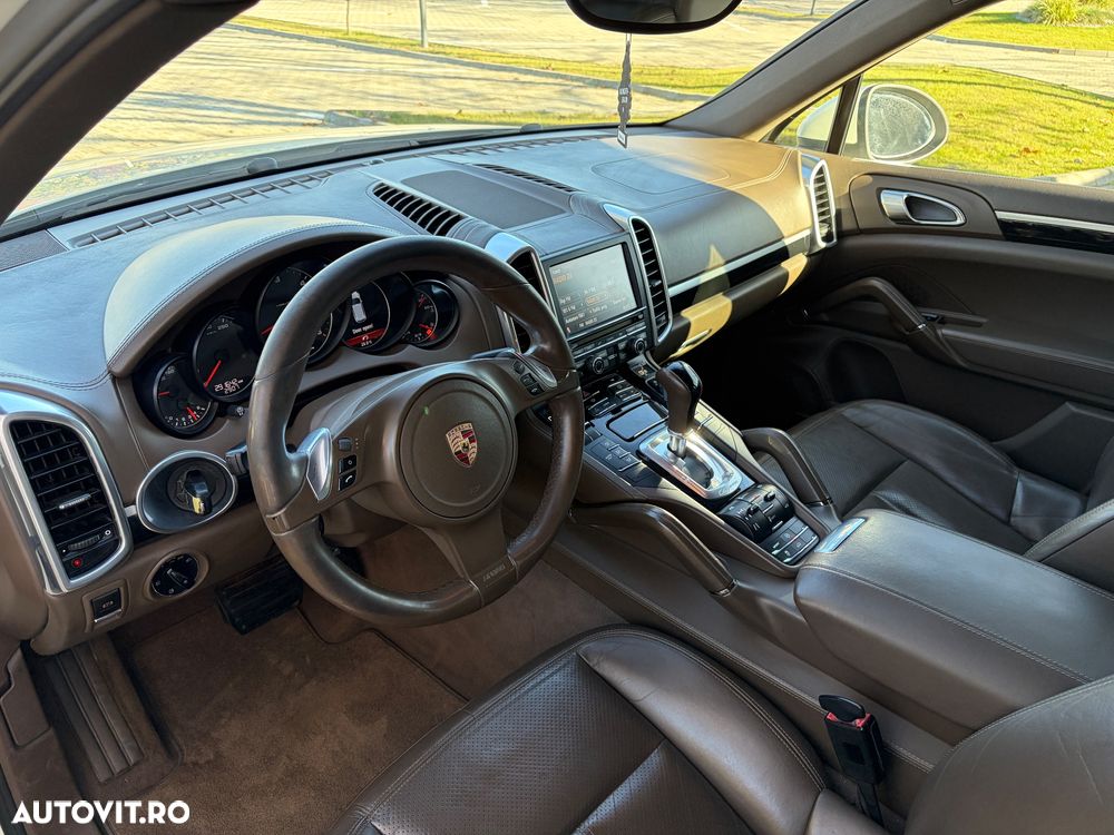 Porsche Cayenne 3.0 L V6 - 7