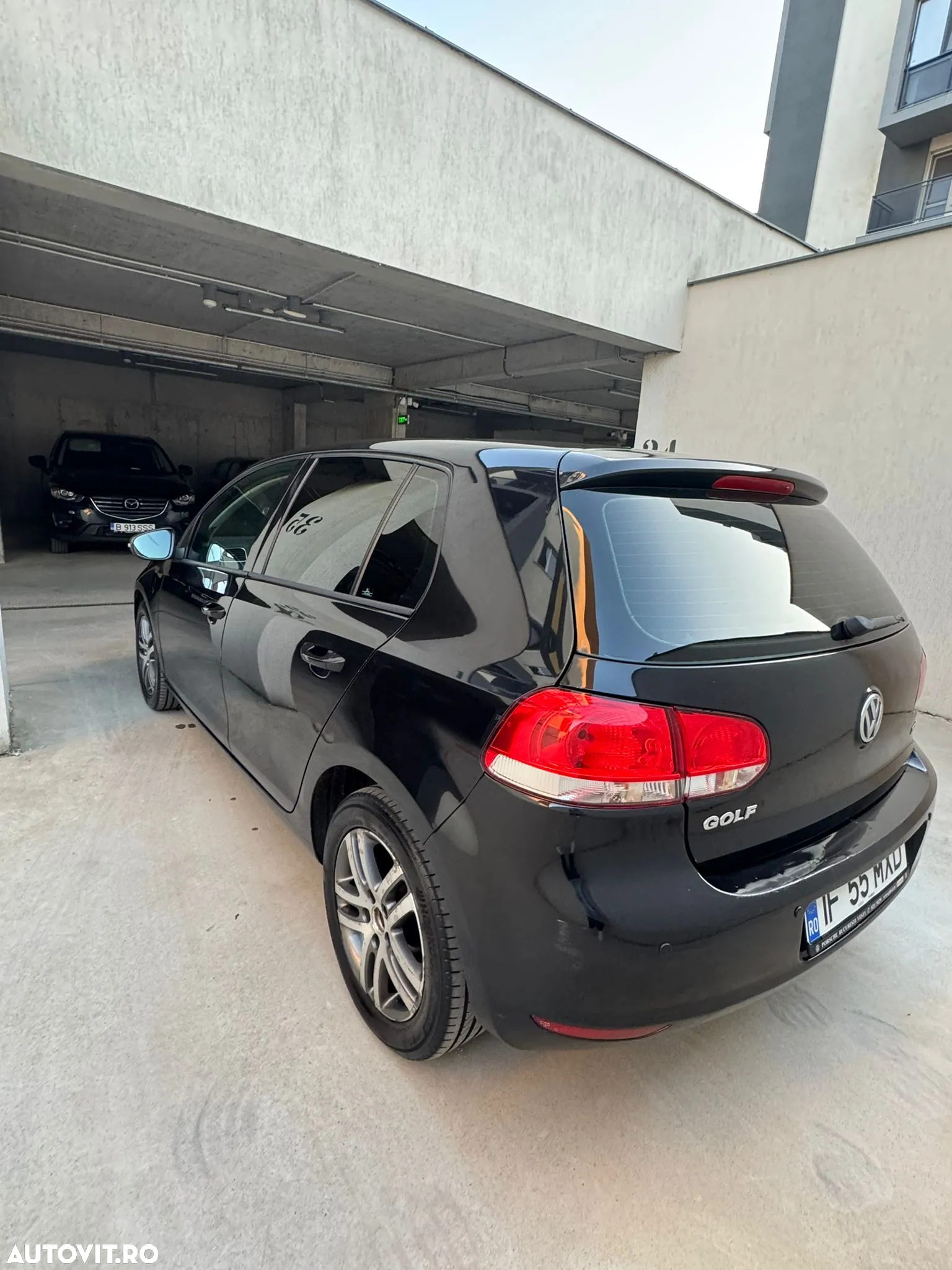 Volkswagen Golf 1.6 TDI DPF BlueMotion Technology Highline - 4