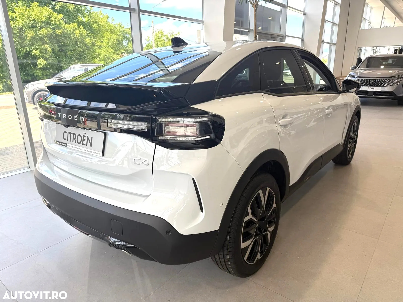 Citroën C4 1.2 PureTech S&S EAT8 Shine - 4